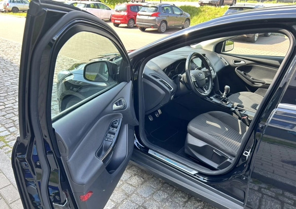 Ford Focus cena 38900 przebieg: 147000, rok produkcji 2015 z Wałbrzych małe 742